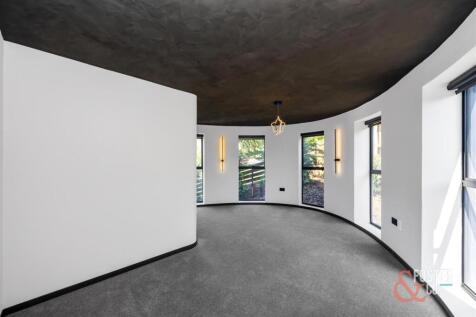 The Oval-010.jpg