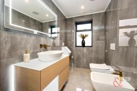 Meadow Close, 7-036.jpg