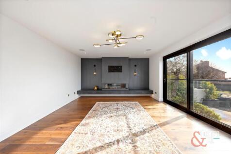 Meadow Close, 7-033.jpg