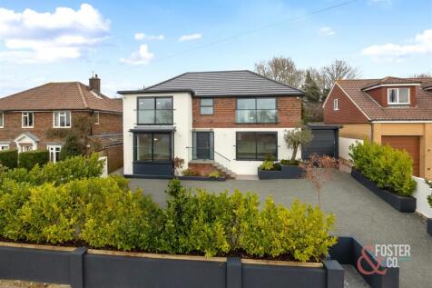 Meadow Close 7 Extra Front Shots-004(1).jpg