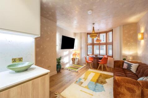 Ground Floor Flat-010.jpg