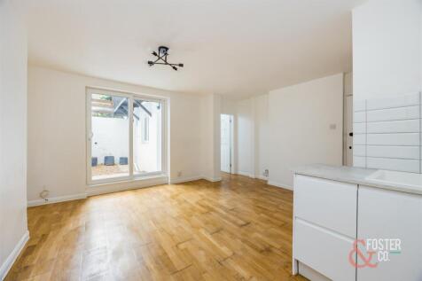Avenue Court, Flat 2-7.JPG