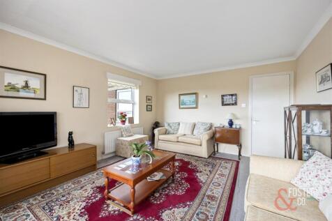 Eaton Gardens, Veric, 42-010.jpg