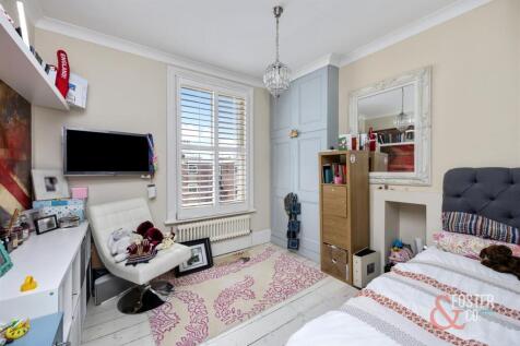 Eaton Road, 32-011.jpg