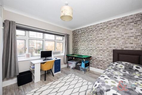 Vallance Road, 24-022.jpg