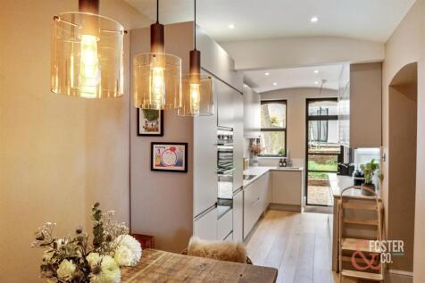 Cromwell Road, 14, Flat 1-019.jpg