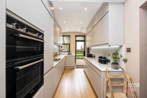 Cromwell Road, 14, Flat 1-016.jpg