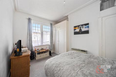 Vallance Gardens 43, 3-005.JPG