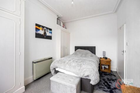 Vallance Gardens 43, 3-007.JPG