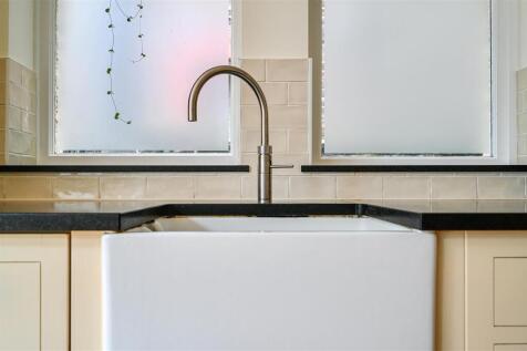 6 WilburyCresent, Hove, BN3 (33).jpg