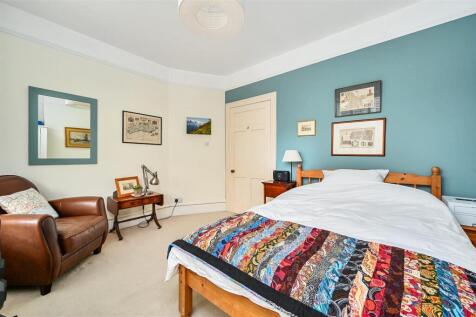 6 WilburyCresent, Hove, BN3 (12).jpg