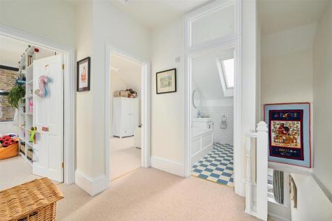 6 WilburyCresent, Hove, BN3 (23).jpg