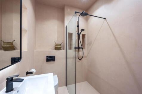 First Floor Flat-005.jpg