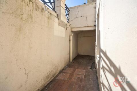 St Aubyns 18, Flat 1-009.jpg