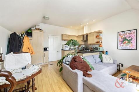 Third Avenue, 6, Flat 8-005.JPG