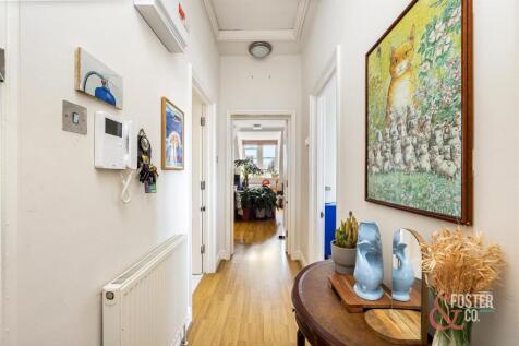 Third Avenue, 6, Flat 8-008.JPG