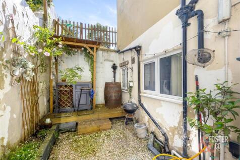 York Road 34, Basement Flat-012.JPG