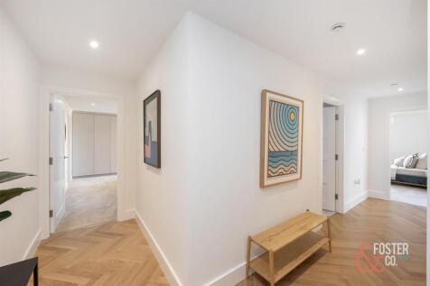 Flat 13-017 13.31.41.jpg