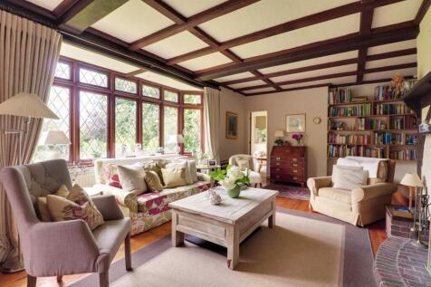 Living room 1.jpg