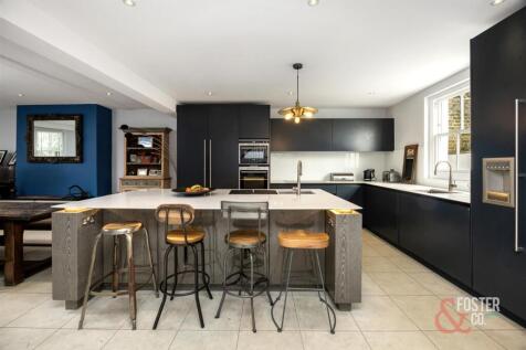 Albany VIllas, 8-018.jpg