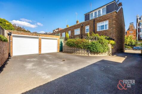 Rochester Gardens, 10-030 (1).JPG