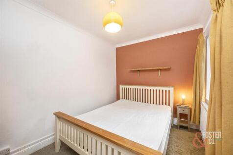 St Aubyns 22, Flat 2-001.JPG