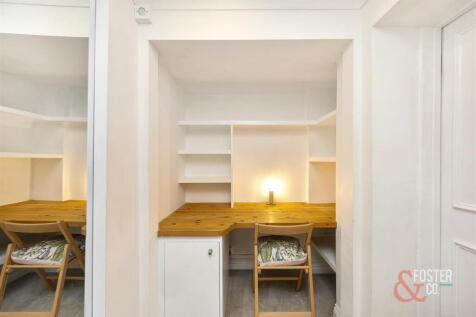 St Aubyns 22, Flat 2-003.JPG