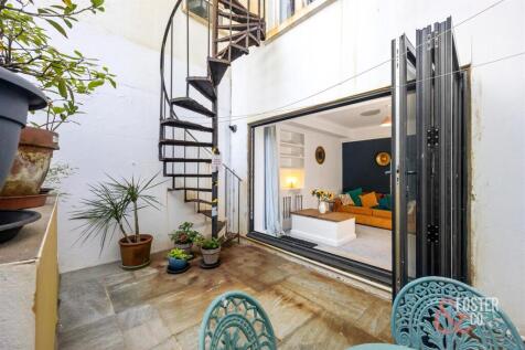 St Aubyns 22, Flat 2-013.JPG