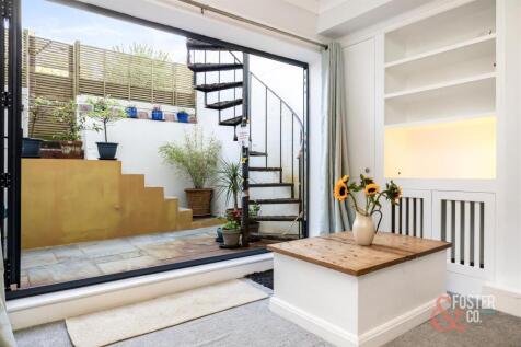 St Aubyns 22, Flat 2-014.JPG