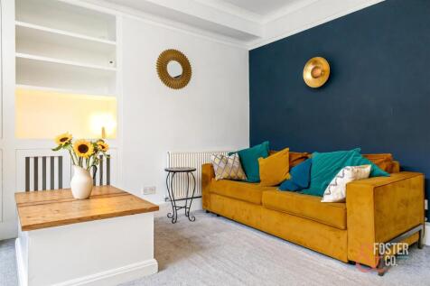 St Aubyns 22, Flat 2-015.JPG