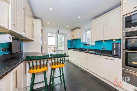 Ainsworth Avenue, 19-022.JPG