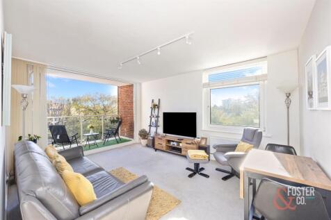 The Drive 68-70, Drive Lodge, Flat 24-015.JPG