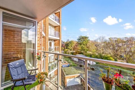 The Drive 68-70, Drive Lodge, Flat 24-018.JPG