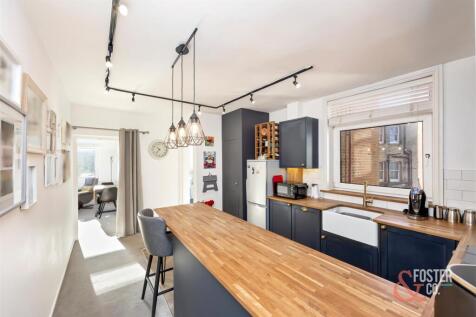 The Drive 68-70, Drive Lodge, Flat 24-017.JPG