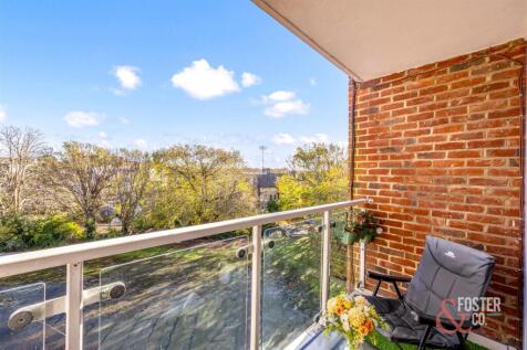 The Drive 68-70, Drive Lodge, Flat 24-019.JPG