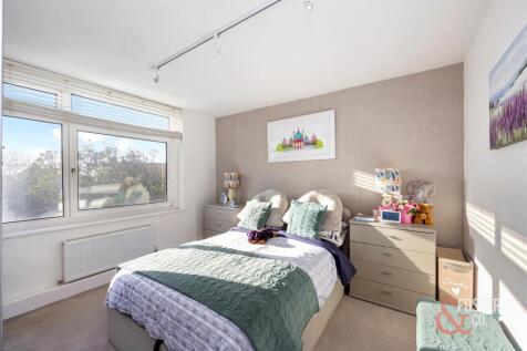 The Drive 68-70, Drive Lodge, Flat 24-008.JPG