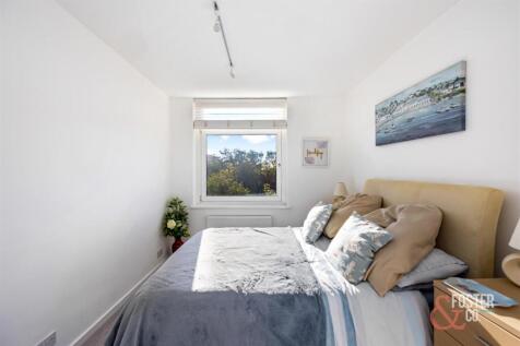 The Drive 68-70, Drive Lodge, Flat 24-012.JPG