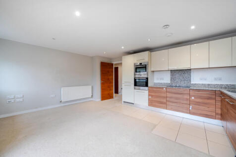 1371657-4-68f630a...