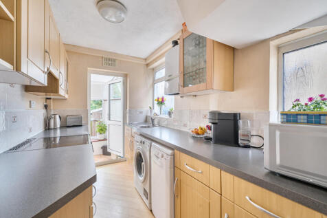 1365527-8-68ee4c2...