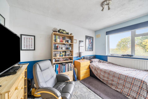 1365527-6-68ee4bf...