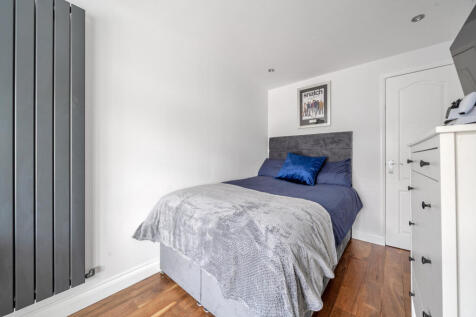 1370499-9-68f76cc...