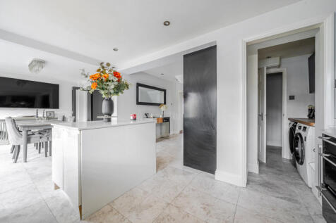 1370499-16-68f76b...