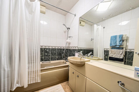 1370397-1-68fb984...