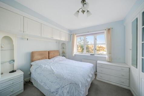 1382499-2-691af80...