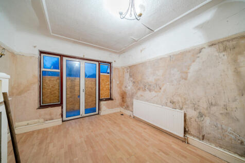 1376686-6-690cd66...