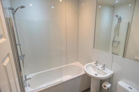 04-bathroom.jpg