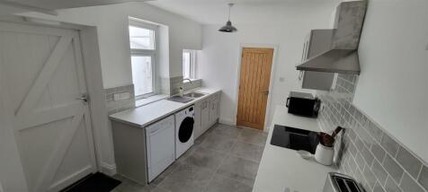 Kitchen 3 (1).jpg
