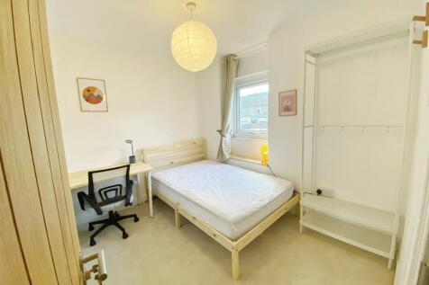 Bedroom B.JPG