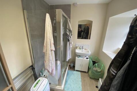 Bathroom.JPG