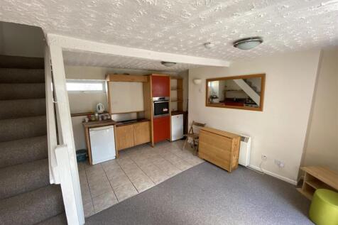 Living Area 2.JPG